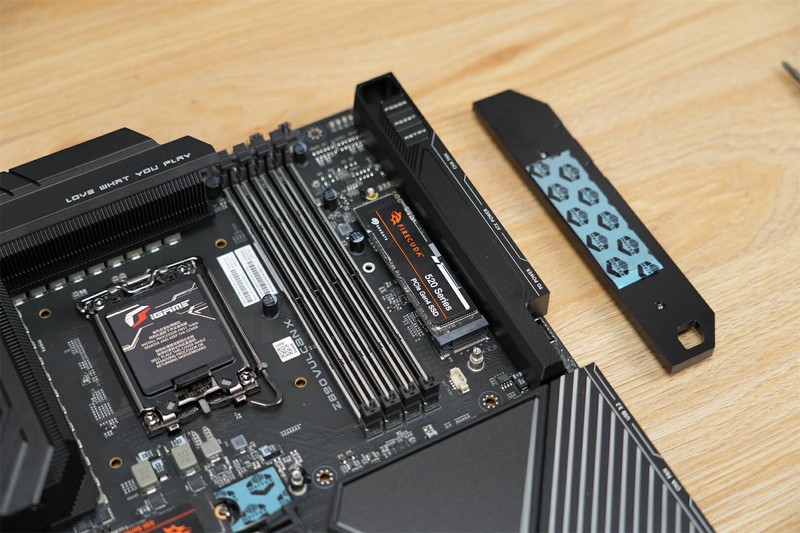 豪华用料，极致体验-七彩虹iGame Z890 Vulcan W V20火神主板评测