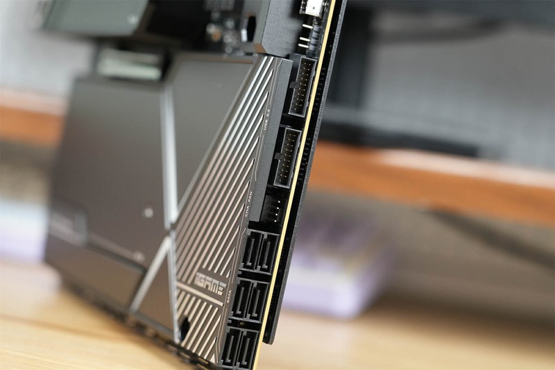 豪华用料，极致体验-七彩虹iGame Z890 Vulcan W V20火神主板评测