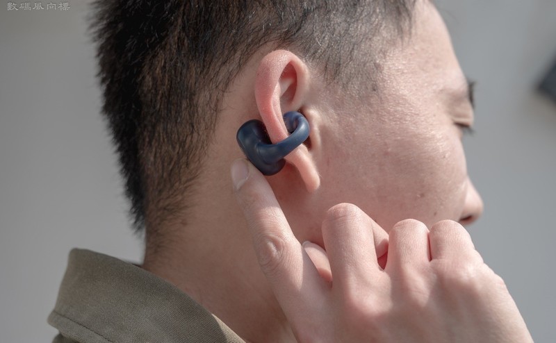 造型别致的耳夹式耳机，听出新色彩，塞那Z50上手