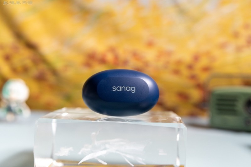 造型别致的耳夹式耳机，听出新色彩，塞那Z50上手