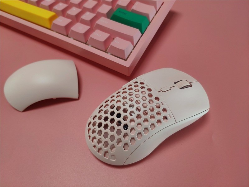 好用不贵，轻量化极简设计，中小手无线卷王黑爵AJ199开箱体验