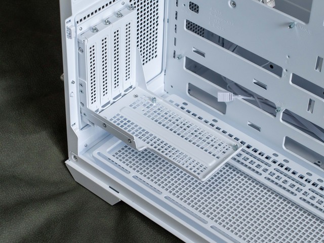 突出一个通透，微星MAG PANO 100L PZ WIHTE白刃PLUS海景房机箱晒单