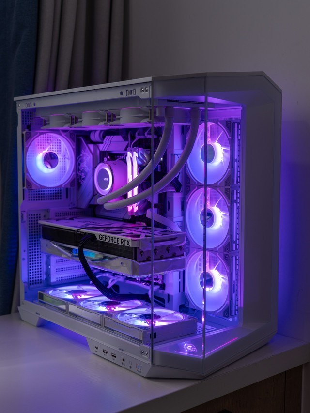 突出一个通透，微星MAG PANO 100L PZ WIHTE白刃PLUS海景房机箱晒单