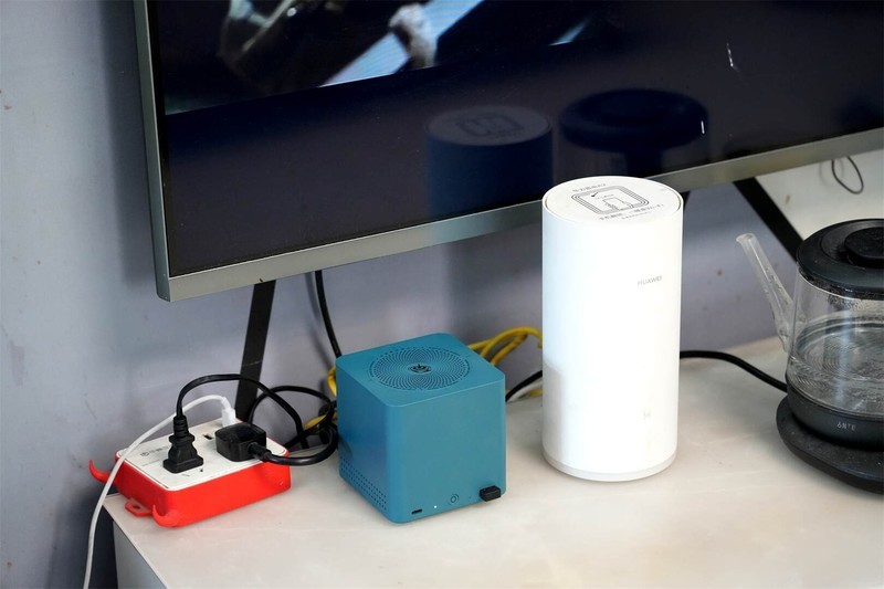 零刻ME mini：集轻办公与NAS于一身的精致迷你主机