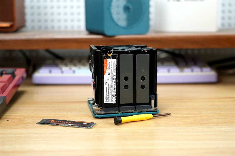 零刻ME mini：集轻办公与NAS于一身的精致迷你主机