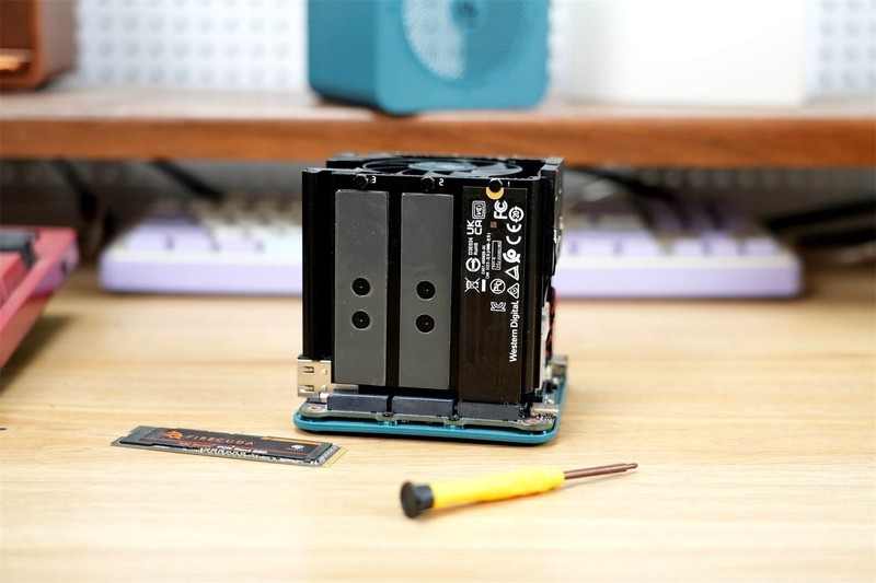 零刻ME mini：集轻办公与NAS于一身的精致迷你主机