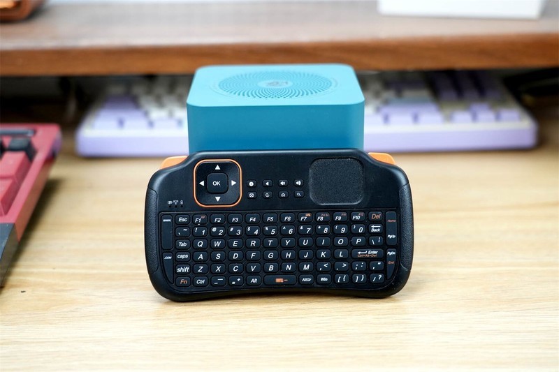 零刻ME mini：集轻办公与NAS于一身的精致迷你主机