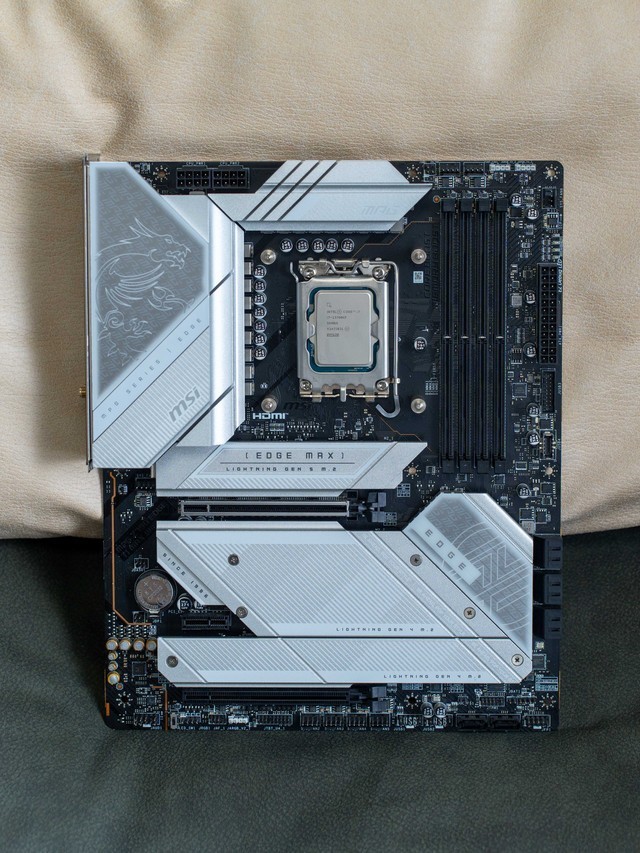 突出一个通透，微星MAG PANO 100L PZ WIHTE白刃PLUS海景房机箱晒单