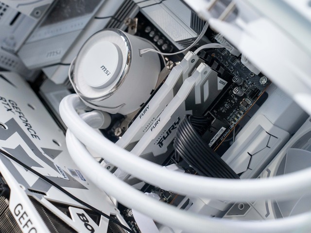 突出一个通透，微星MAG PANO 100L PZ WIHTE白刃PLUS海景房机箱晒单