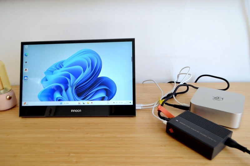 最高330W，体积只有游戏本充电器一半！SlimQ F330W氮化镓评测