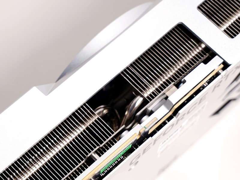 小核心也有高效率！RTX4080金属大师装机评测