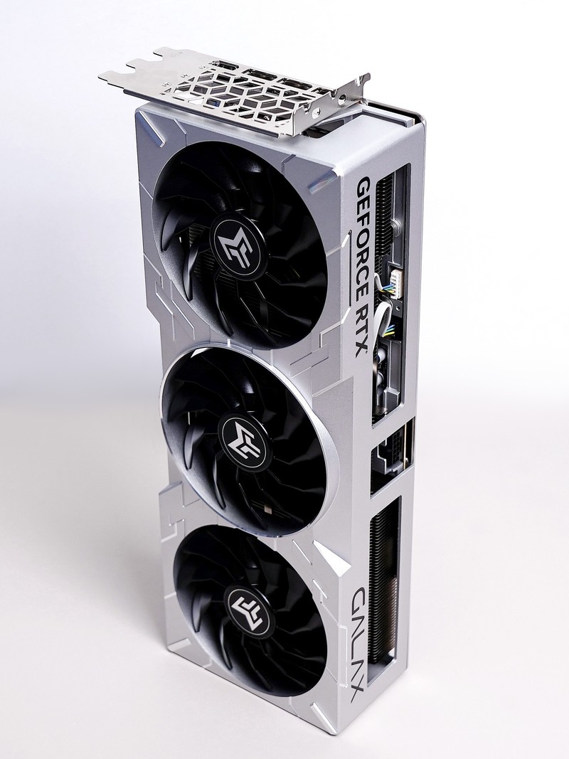 小核心也有高效率！RTX4080金属大师装机评测