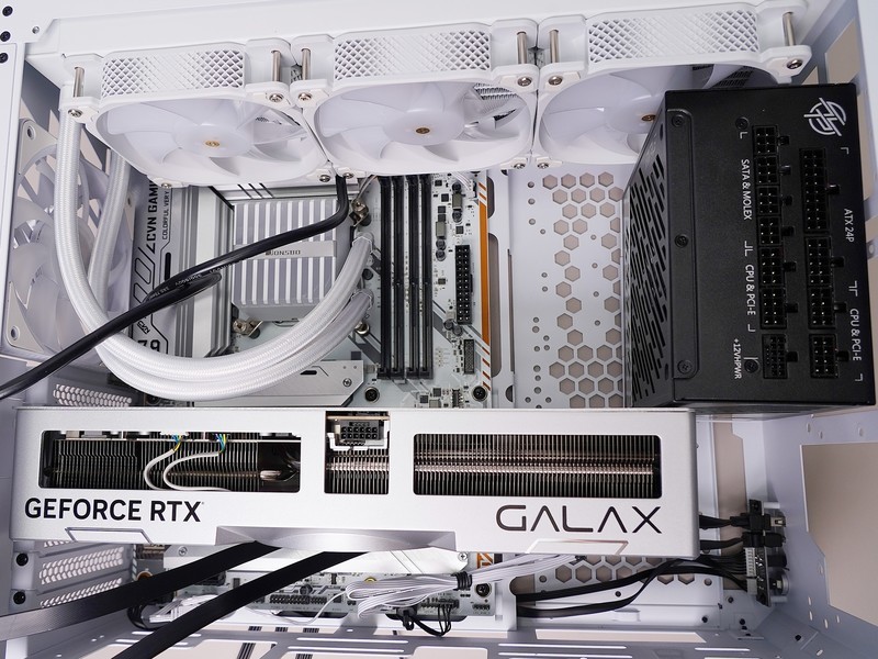 小核心也有高效率！RTX4080金属大师装机评测