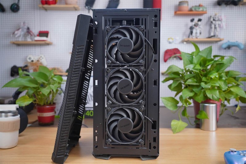 纯白之风，性能之巅：索泰 RTX 4070 Ti TRINITY OC 月白显卡体验