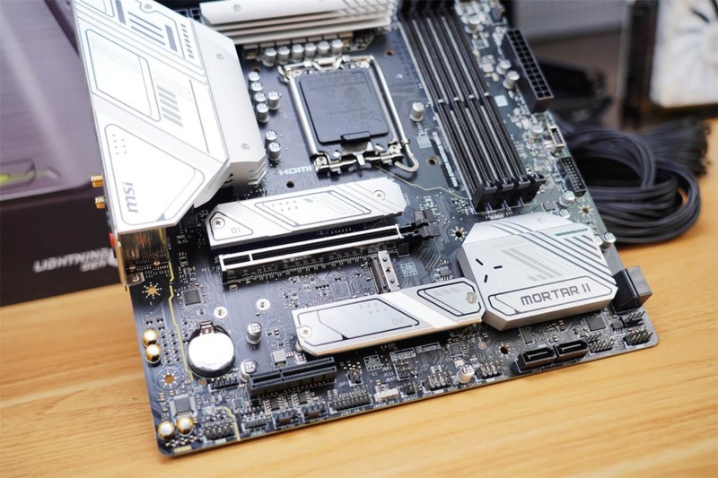 纯白之风，性能之巅：索泰 RTX 4070 Ti TRINITY OC 月白显卡体验