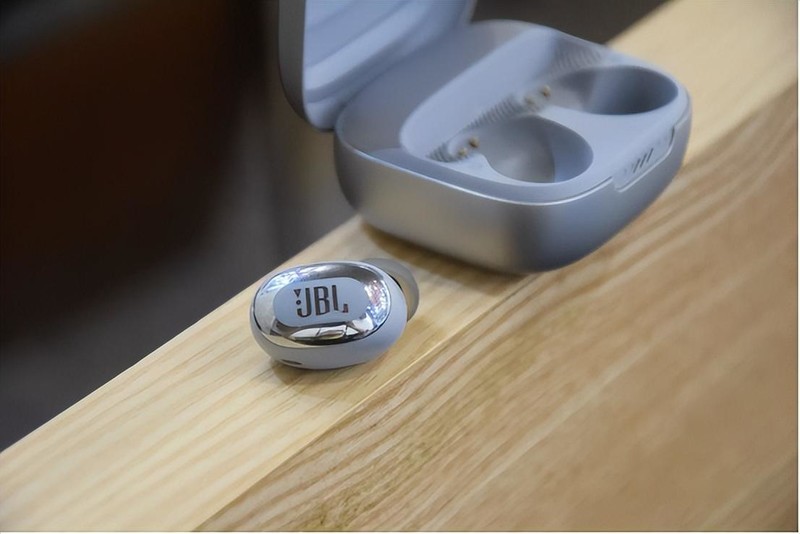 此豆非彼豆，动圈性能的完美演绎，JBL Live Free 2静噪豆评测