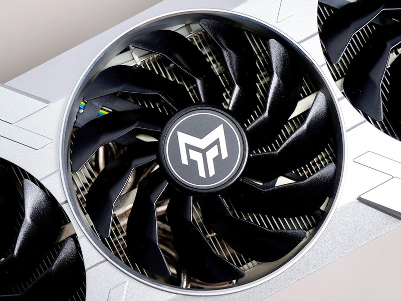 小核心也有高效率！RTX4080金属大师装机评测