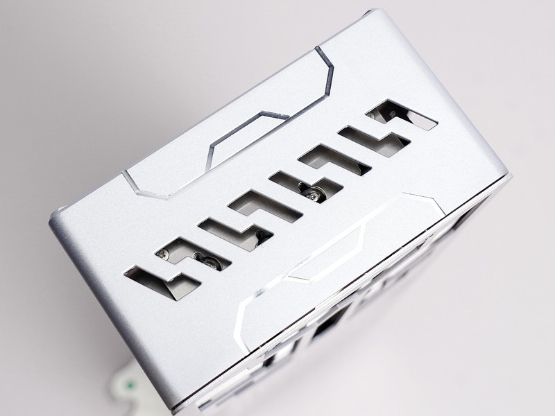 小核心也有高效率！RTX4080金属大师装机评测