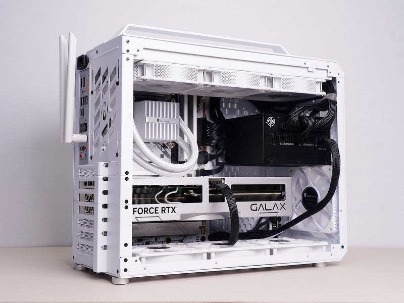 小核心也有高效率！RTX4080金属大师装机评测