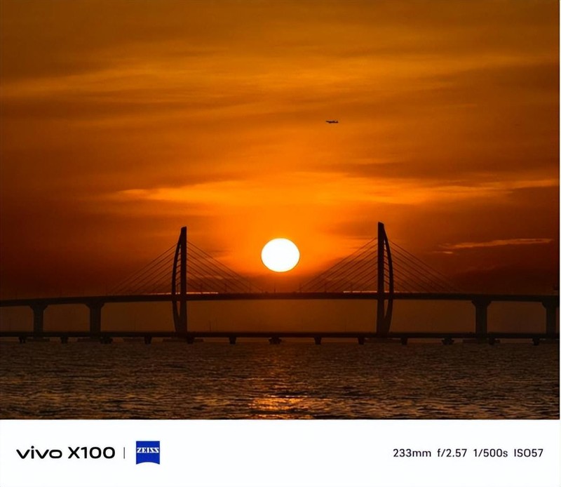 vivo年度满分旗舰王者 vivo X100系列首销火热大受好评