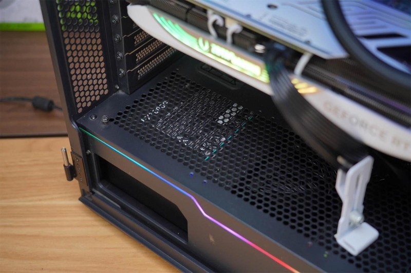 纯白之风，性能之巅：索泰 RTX 4070 Ti TRINITY OC 月白显卡体验