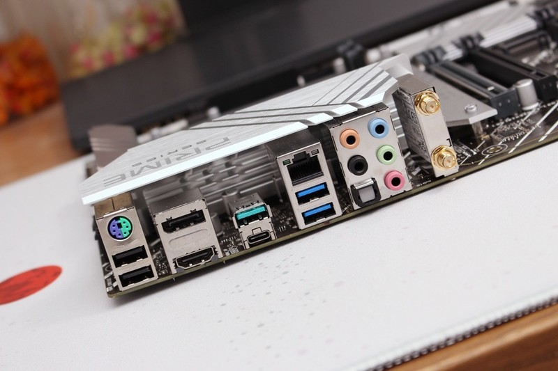 intel12代的末班车——be quiet！西装暴徒式机箱的硬核装机