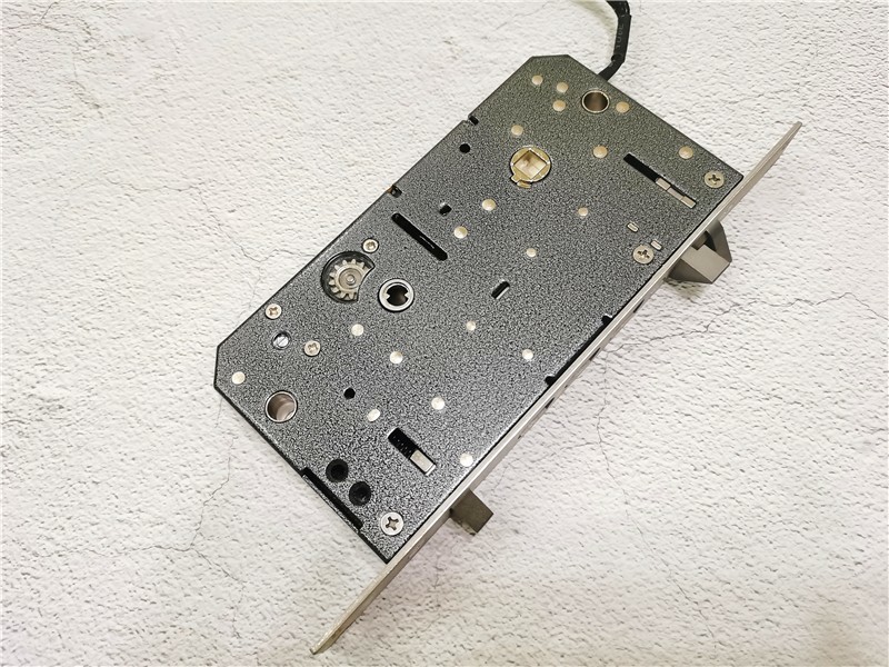 一握开启幸福之门，VOC可视对讲猫眼T11C智能门锁初体验