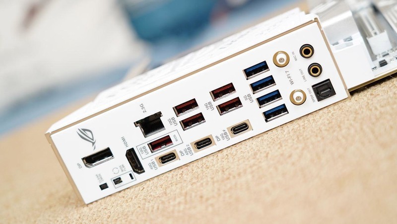 Zen5 CPU的好搭档，ROG STRIX X870-A GAMING WIFI吹雪主板体验分享