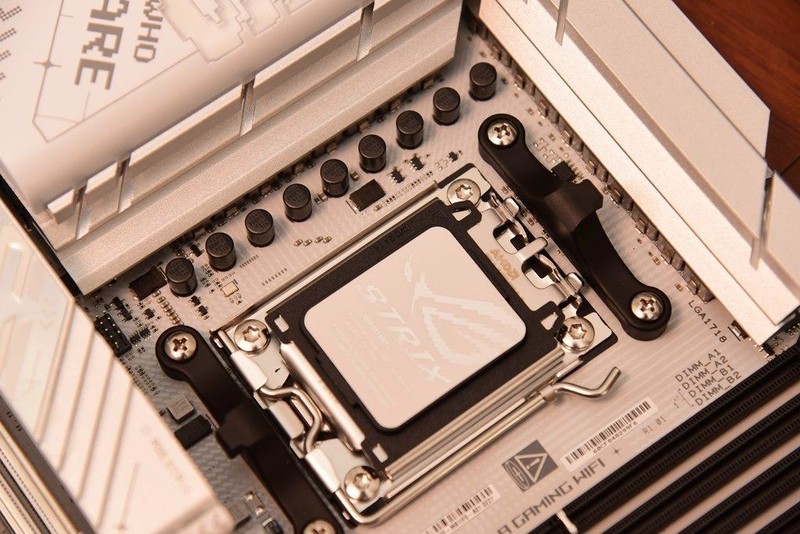 榨干ZEN5，低端不低能，实战ROG STRIX X870-A GAMING WIFI主板测试！