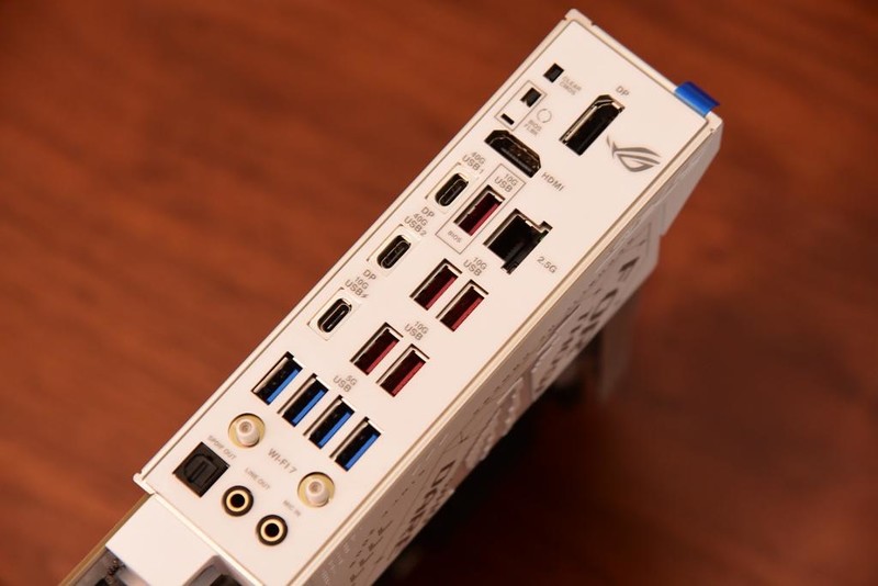 榨干ZEN5，低端不低能，实战ROG STRIX X870-A GAMING WIFI主板测试！