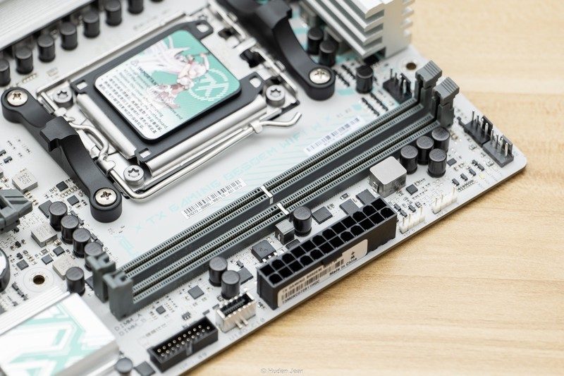 PCIE 5.0性价比神板！天选TX GAMING B650EM首发开箱测试