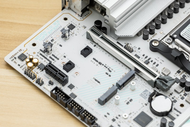 PCIE 5.0性价比神板！天选TX GAMING B650EM首发开箱测试