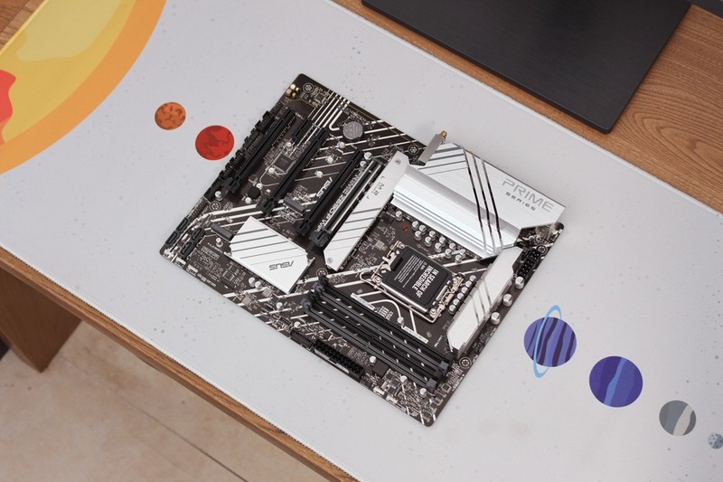 intel12代的末班车——be quiet！西装暴徒式机箱的硬核装机