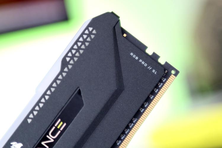 64GB DDR4大容量真香：美商海盗船复仇者RGB PRO SL DDR4 3200MHz内存开箱评测