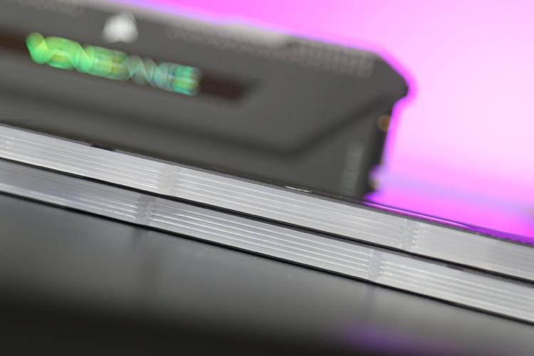 64GB DDR4大容量真香：美商海盗船复仇者RGB PRO SL DDR4 3200MHz内存开箱评测