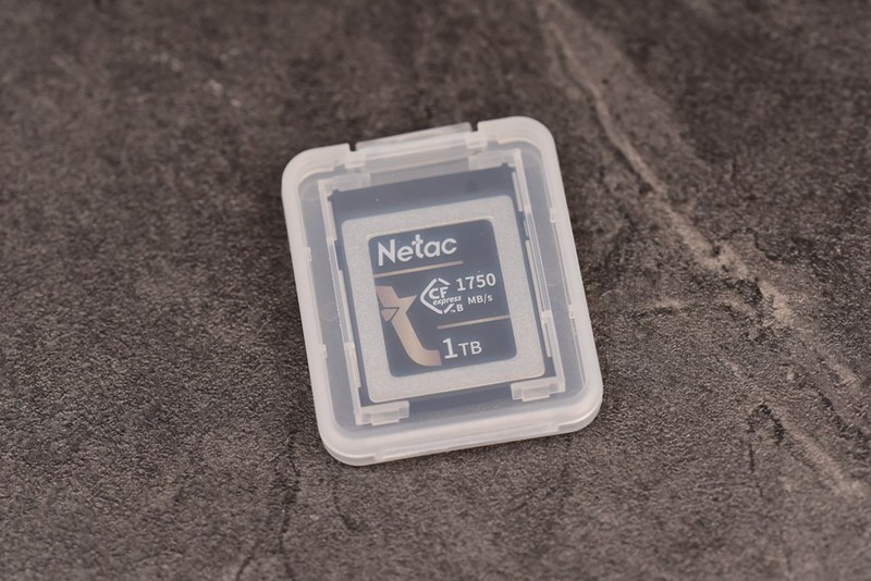 想玩转高清视频，怎么少得了朗科CF2000 CFE-B卡？