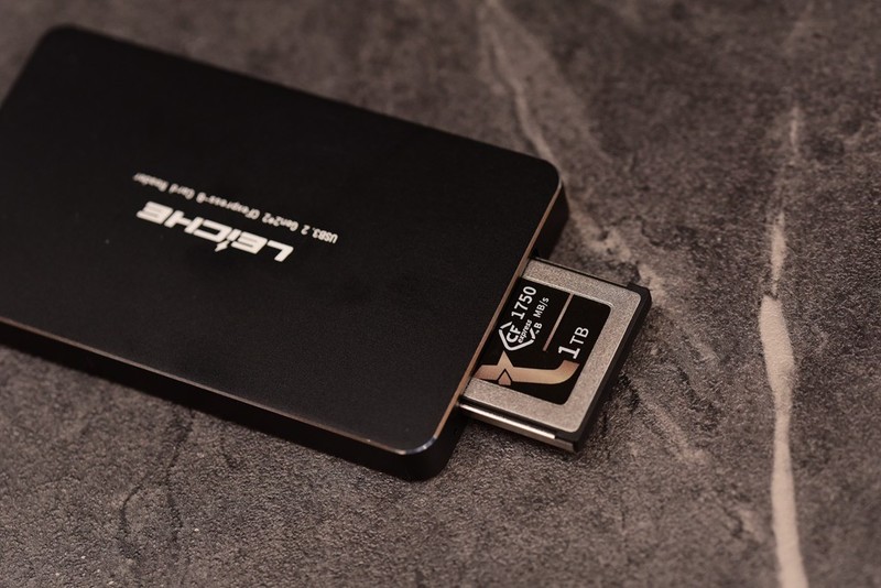 想玩转高清视频，怎么少得了朗科CF2000 CFE-B卡？