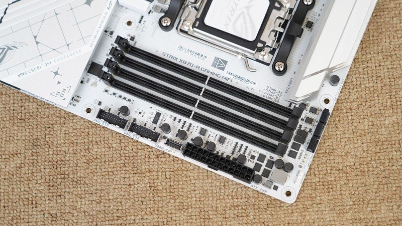 Zen5 CPU的好搭档，ROG STRIX X870-A GAMING WIFI吹雪主板体验分享