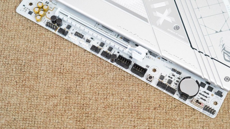 Zen5 CPU的好搭档，ROG STRIX X870-A GAMING WIFI吹雪主板体验分享