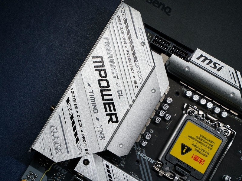 白嫖变8000MHz 宏碁掠夺者Pallas Ⅱ DDR5 6400MHz 32GB内存条实测