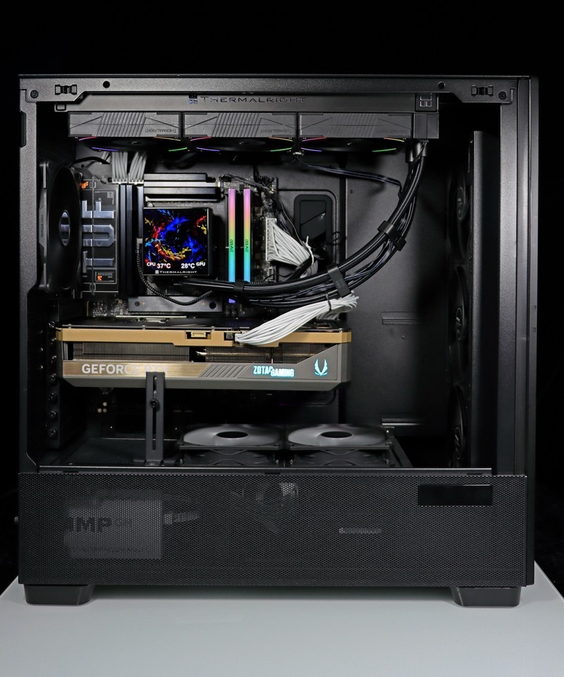 AMD R9 9950X3D 真强！搭配华硕 TUF X870-PLUS 与 索泰 RTX 5080