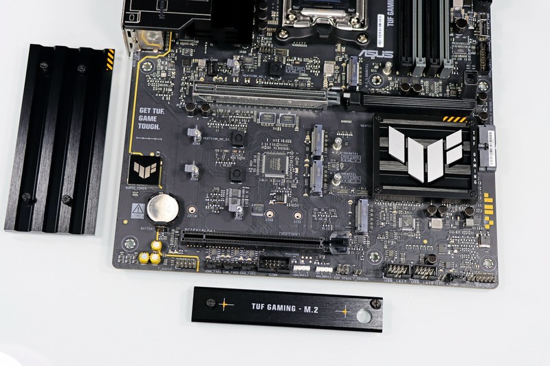 AMD R9 9950X3D 真强！搭配华硕 TUF X870-PLUS 与 索泰 RTX 5080