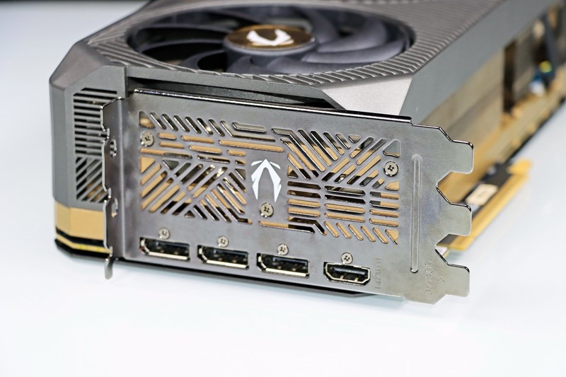 AMD R9 9950X3D 真强！搭配华硕 TUF X870-PLUS 与 索泰 RTX 5080