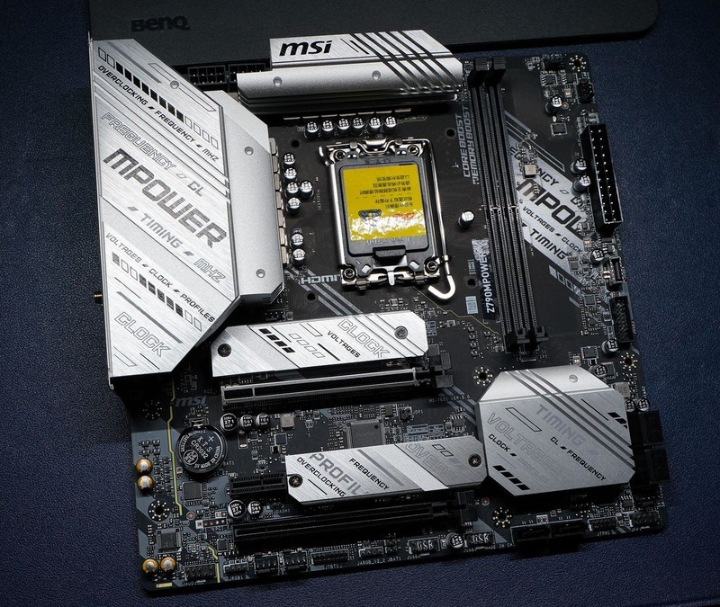 白嫖变8000MHz 宏碁掠夺者Pallas Ⅱ DDR5 6400MHz 32GB内存条实测