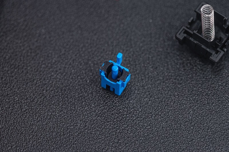 声音最小，用力最小的轴，是什么轴，我需要买一个键盘？