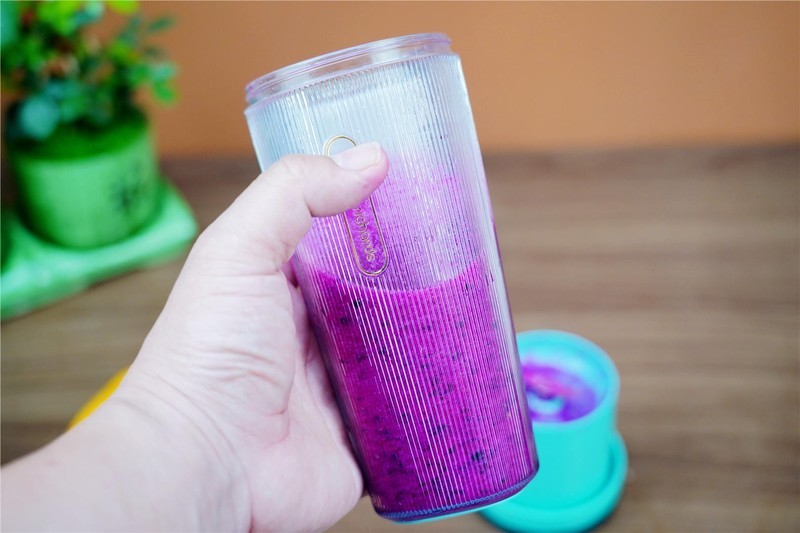 果汁奶昔自己做，健健康康好生活--摩飞无线充电榨汁机分享！