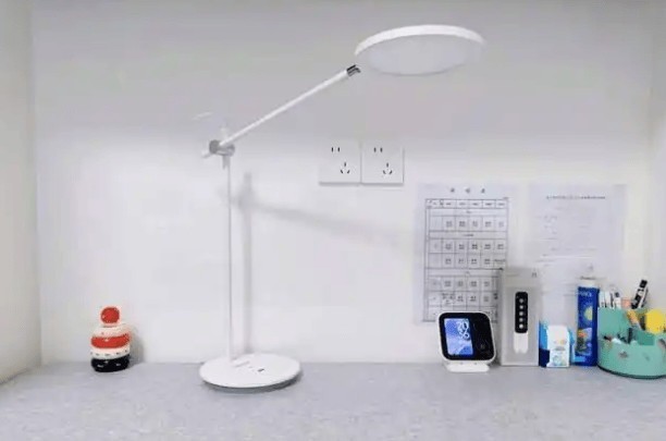 学生台灯哪个品牌更护眼？口碑爆棚护眼台灯品牌推荐，全方位测评