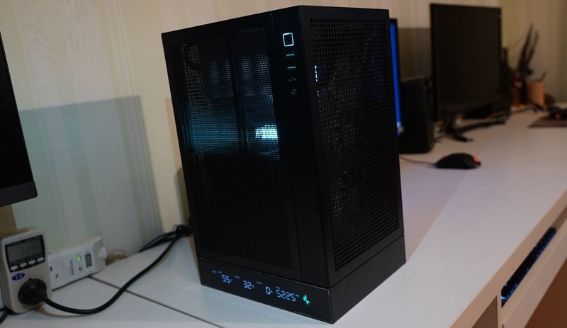 DLSS 4加持，9800X3D+索泰5060Ti 8G打造的高性价比ITX小钢炮分享