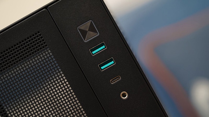 DLSS 4加持，9800X3D+索泰5060Ti 8G打造的高性价比ITX小钢炮分享