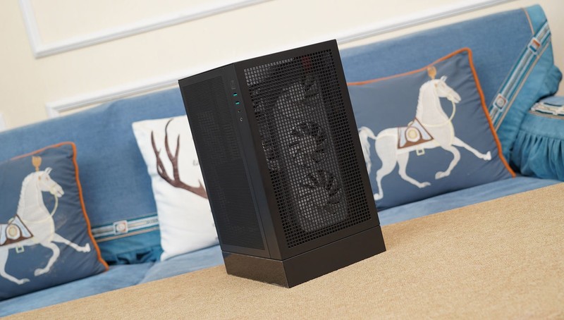DLSS 4加持，9800X3D+索泰5060Ti 8G打造的高性价比ITX小钢炮分享